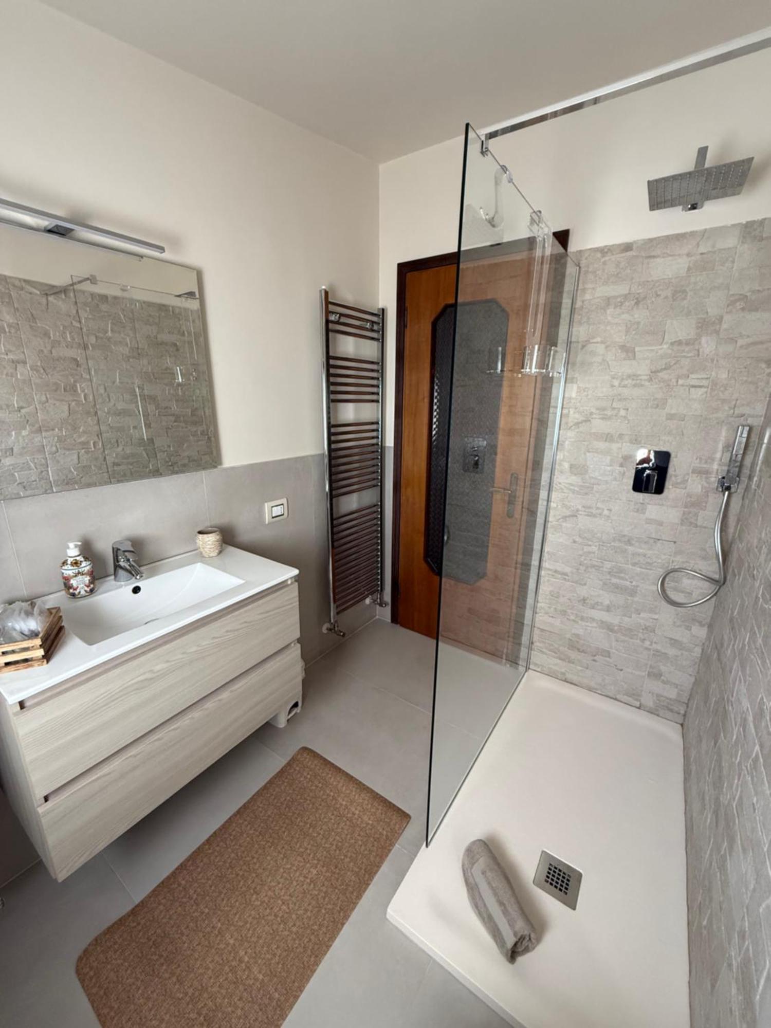 B&B Villa Mirella Casnate Con Bernate Dış mekan fotoğraf