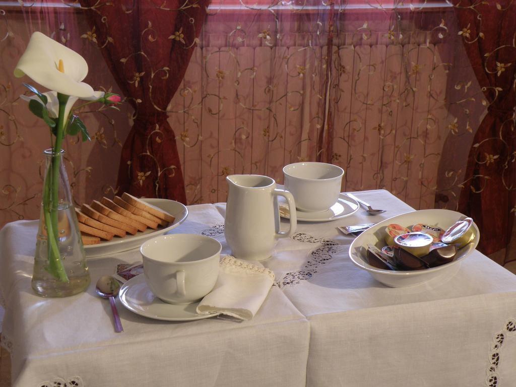 B&B Villa Mirella Casnate Con Bernate Dış mekan fotoğraf