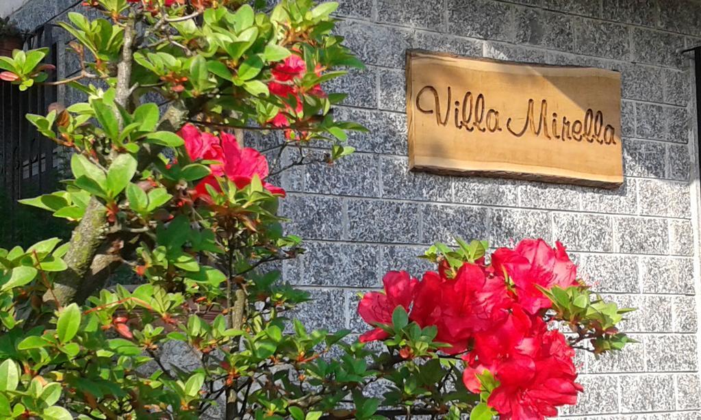 B&B Villa Mirella Casnate Con Bernate Dış mekan fotoğraf
