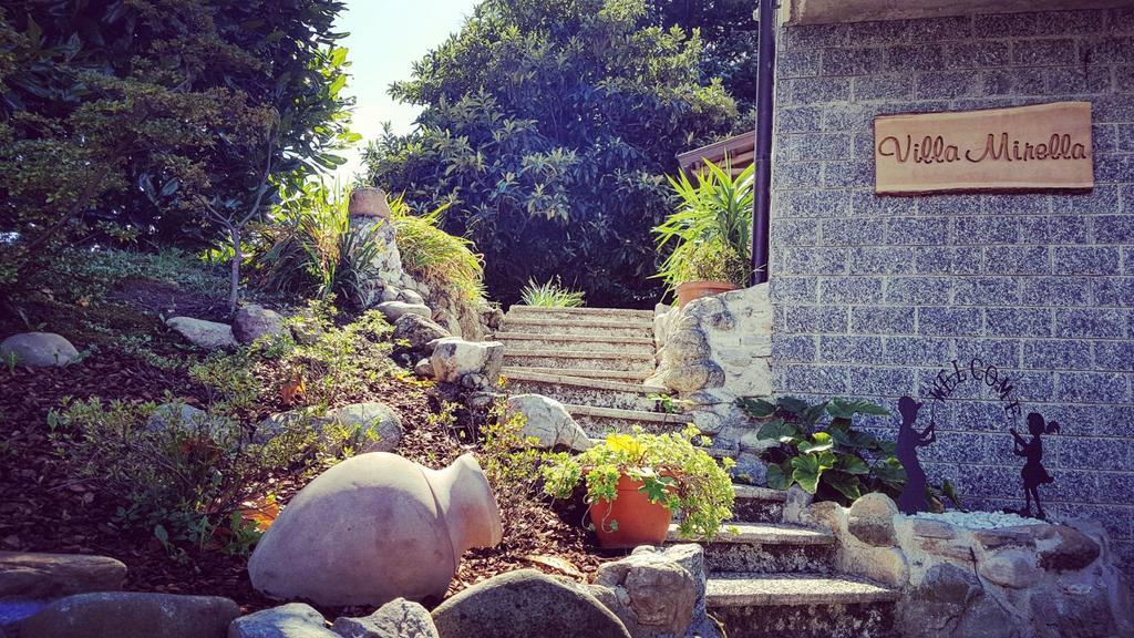 B&B Villa Mirella Casnate Con Bernate Dış mekan fotoğraf