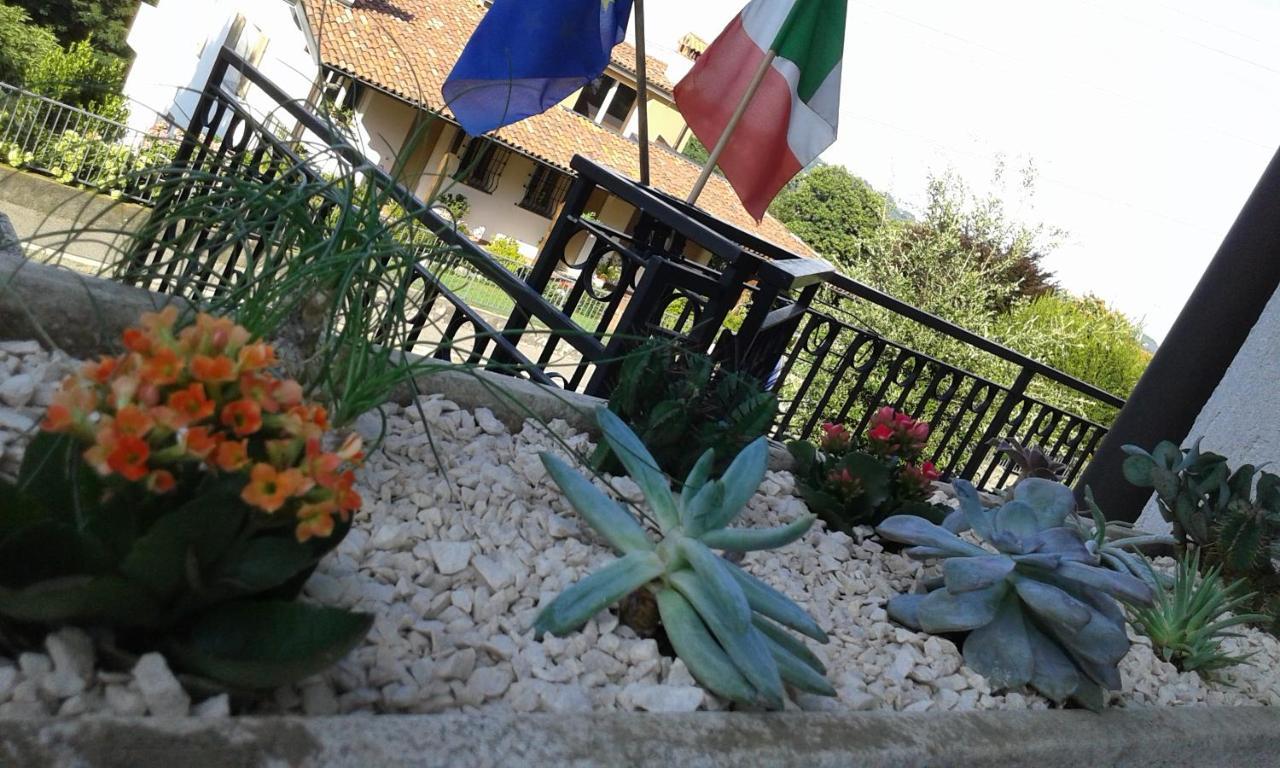 B&B Villa Mirella Casnate Con Bernate Dış mekan fotoğraf
